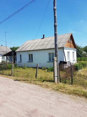 Продаж будинку в смт. Черняхів, Житомирської області