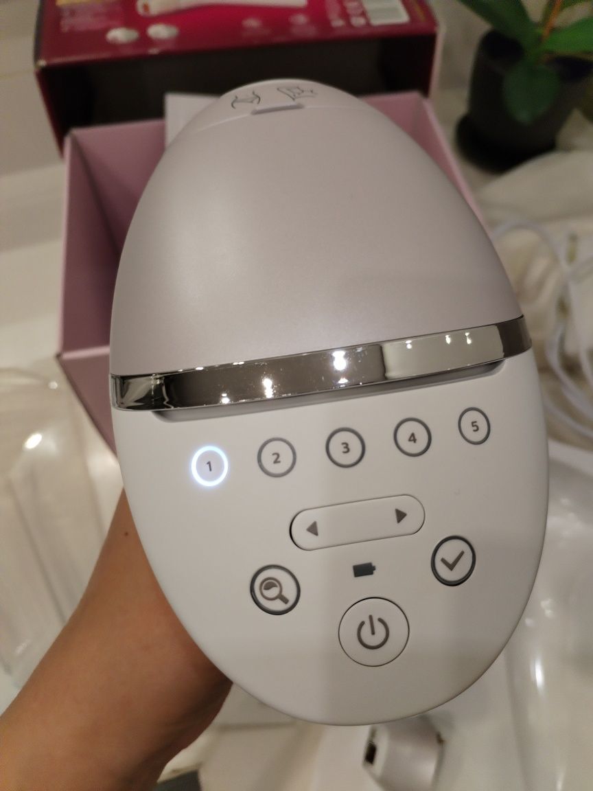 Lumea philips BRI953