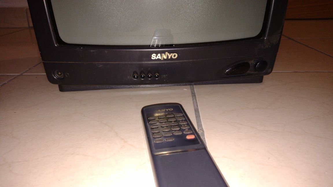 Vendo TV Sanyo a funcionar