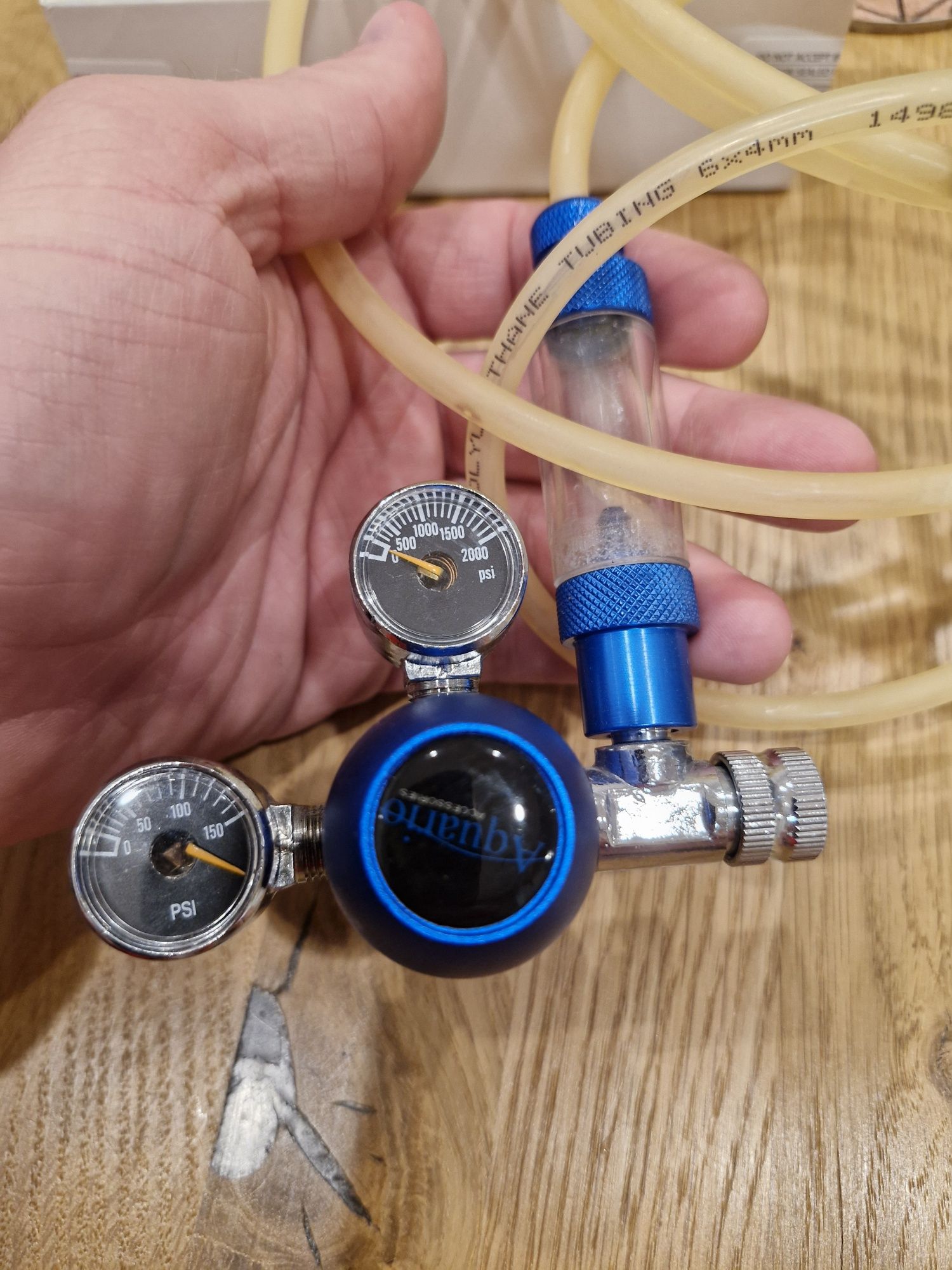 Zestaw CO₂ do akwarium – butla 2L + reduktor Aquario