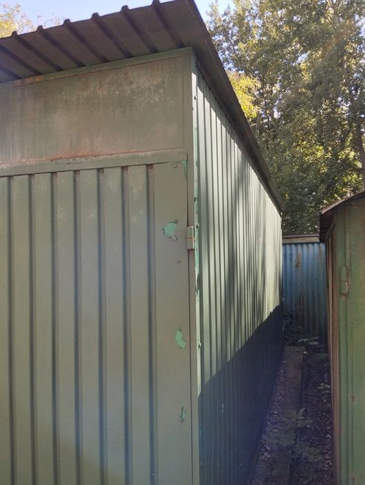 Garaż blaszano-murowany