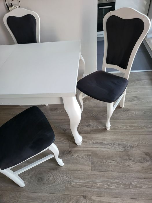 Stól z 4 krzesłami w stylu ludwikowskim rozkładany do 180cm