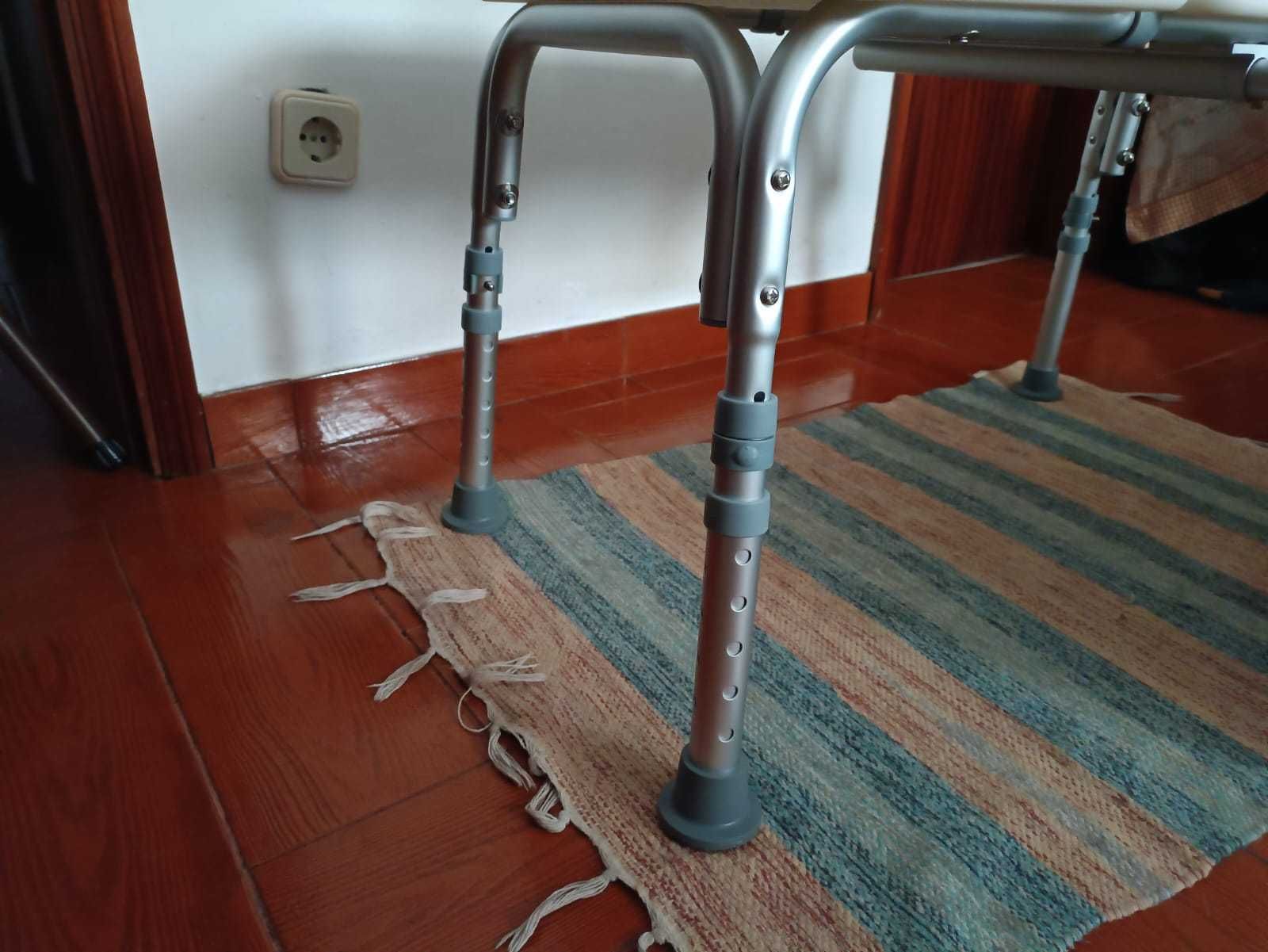 Cadeira Transferência e banho – idosos/ recuperação