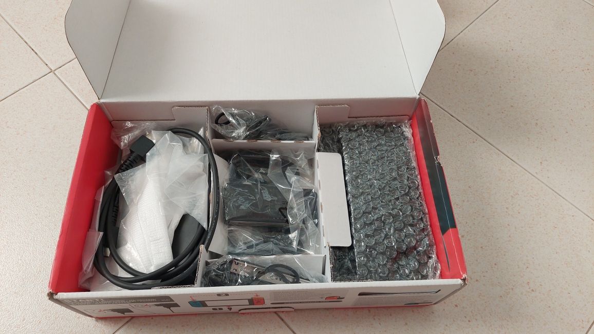 Nintendo Switch V2 com jogo