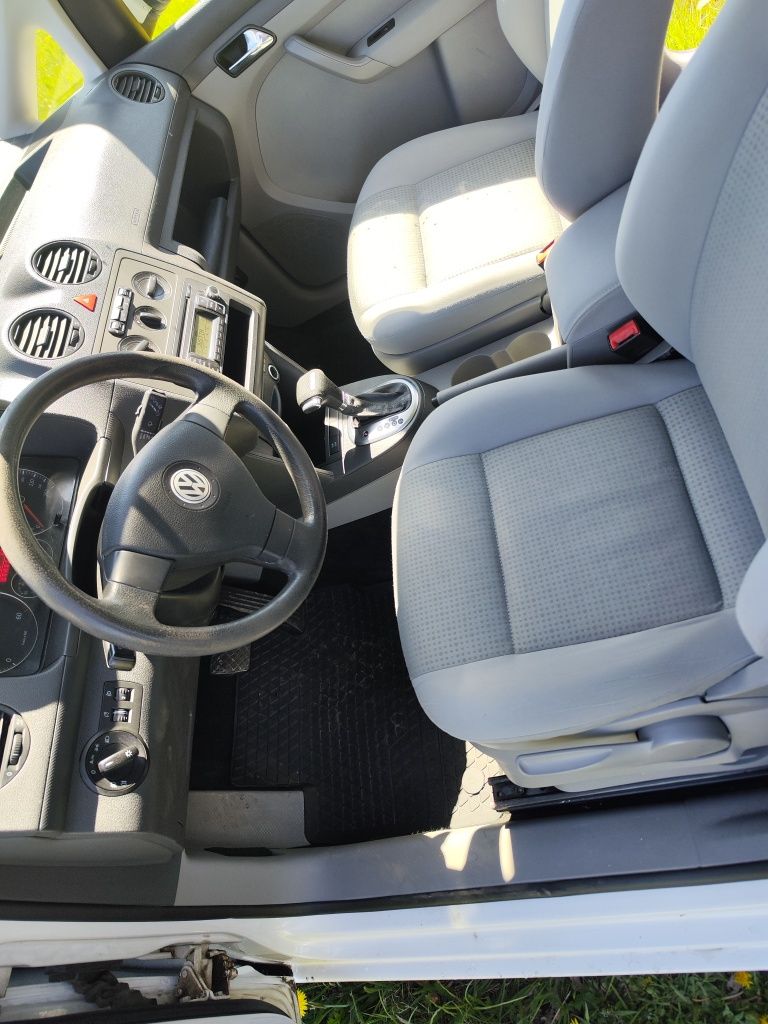 VW Caddy maxsi rok 2009  105km DSG 7-osobowy