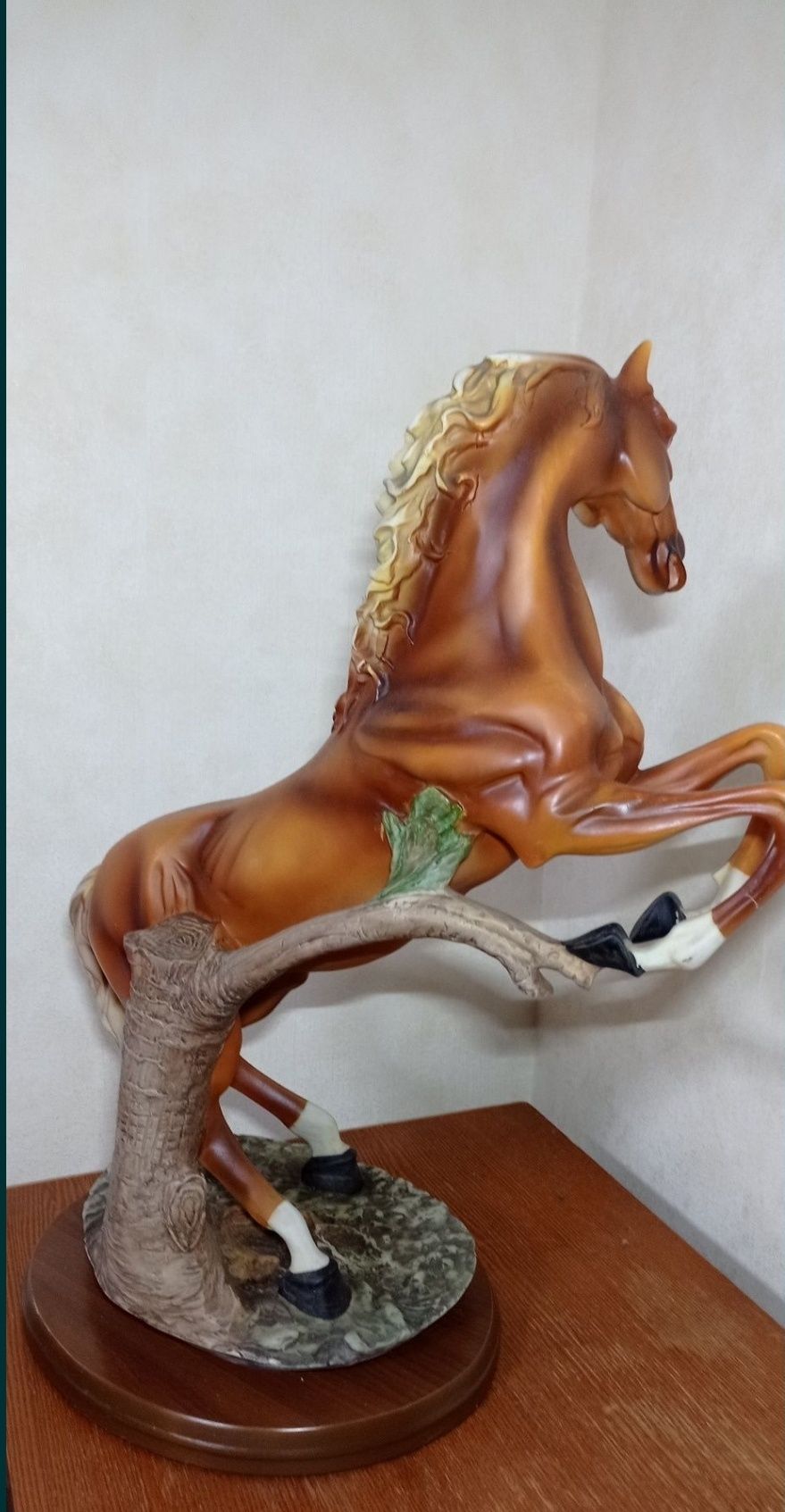 Огромная статуэтка Конь на дыбах 56×40 см.