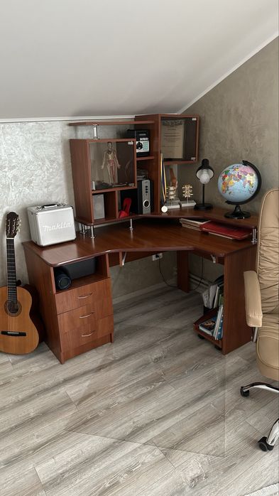 Компютерний стіл, письмовий стіл,б/у стіл, дитячий стіл, робочий стіл.