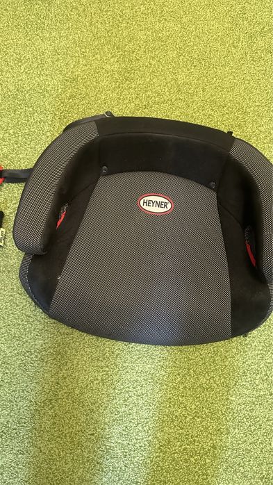 Детское автокресло-бустерHeyner SafeUpFix Comfort XL 22-36 кг, 6-12 ле