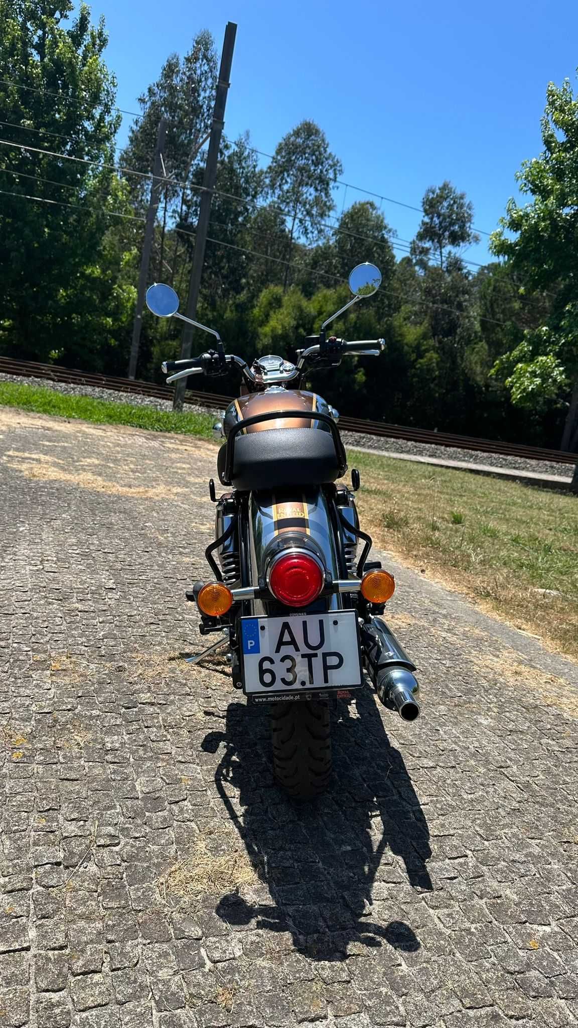Mota royal enfield classic 350 como nova