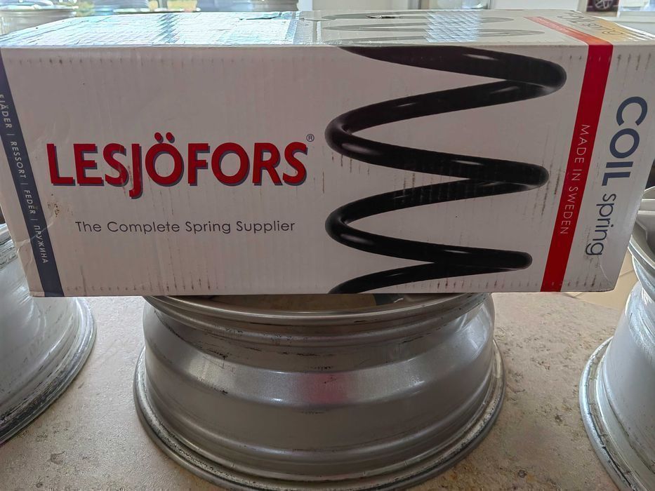 SPRĘŻYNA ZAWIESZENIA przednia Volvo S40 1,8 / 2,0 / 1,9D / V40 1,8 /