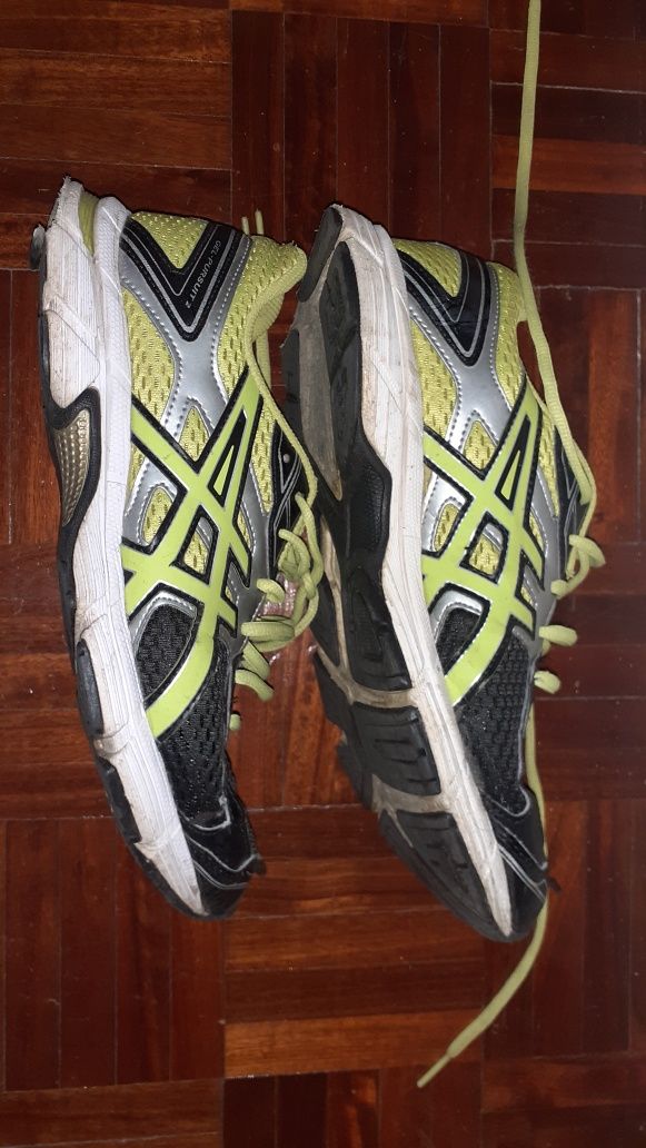 Tenis asics muito usados 42