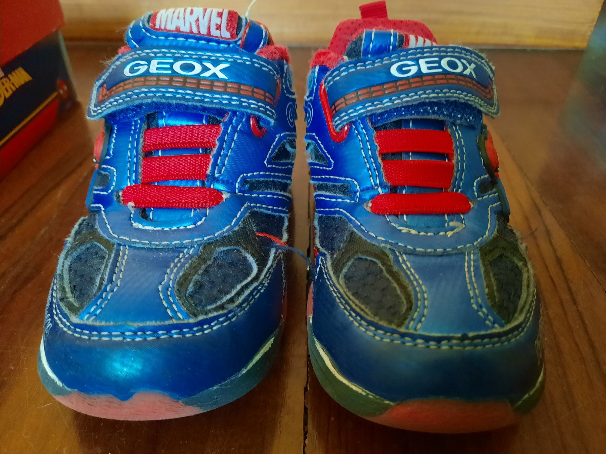 Sapatilhas spiderman geox 26 com luzinhas