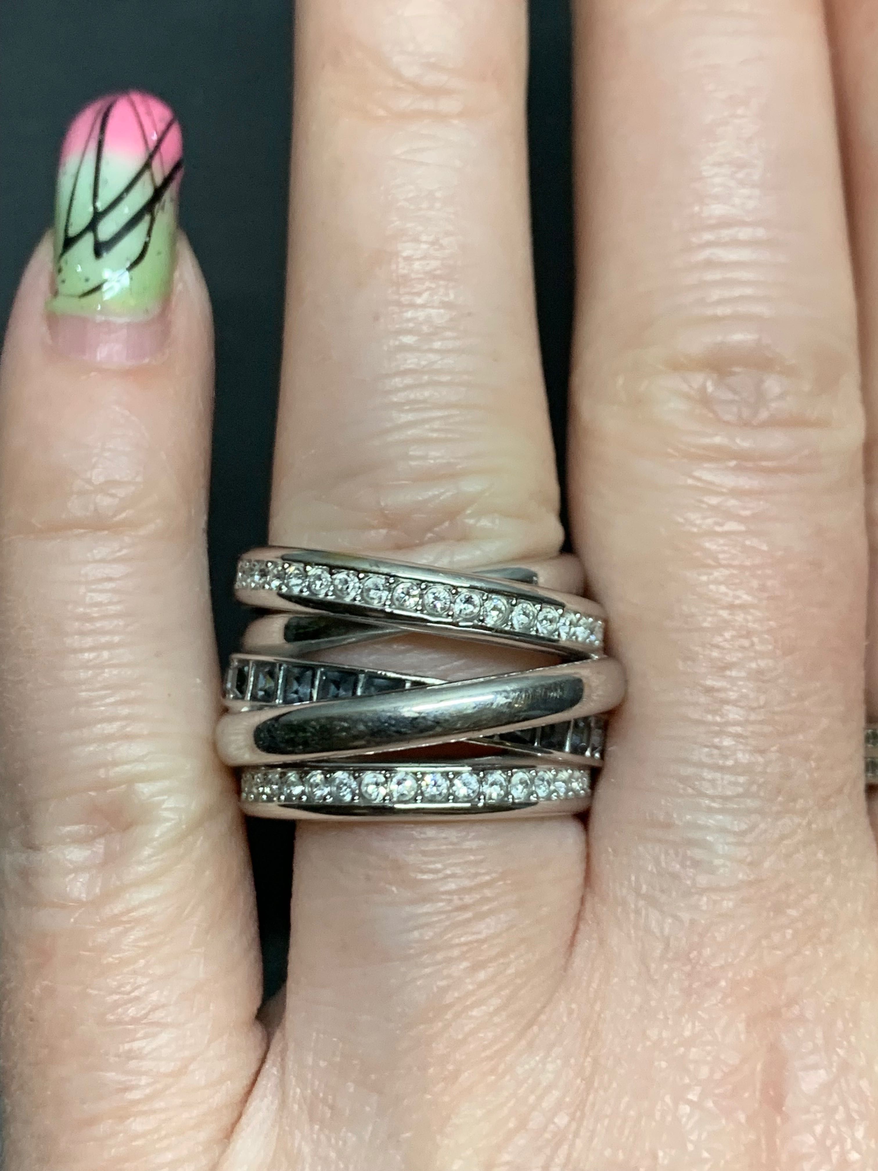 Срібне кільце swarovski dynamic