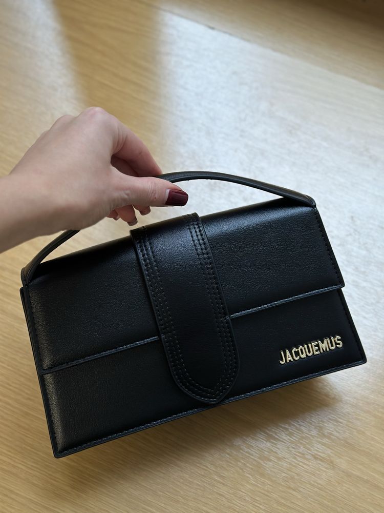 Сумка Jacquemus Bambino (mini)