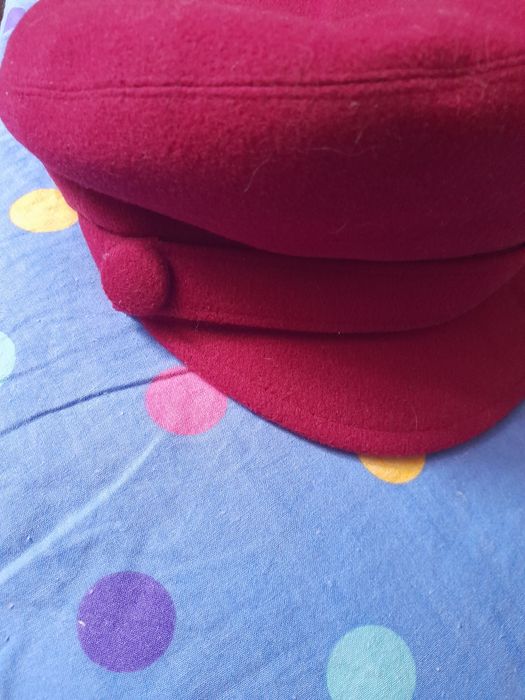 Зимова биретка з козирьком