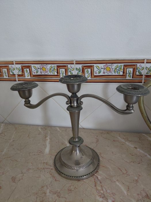 VENDO Candelabro para 3 velas em metal