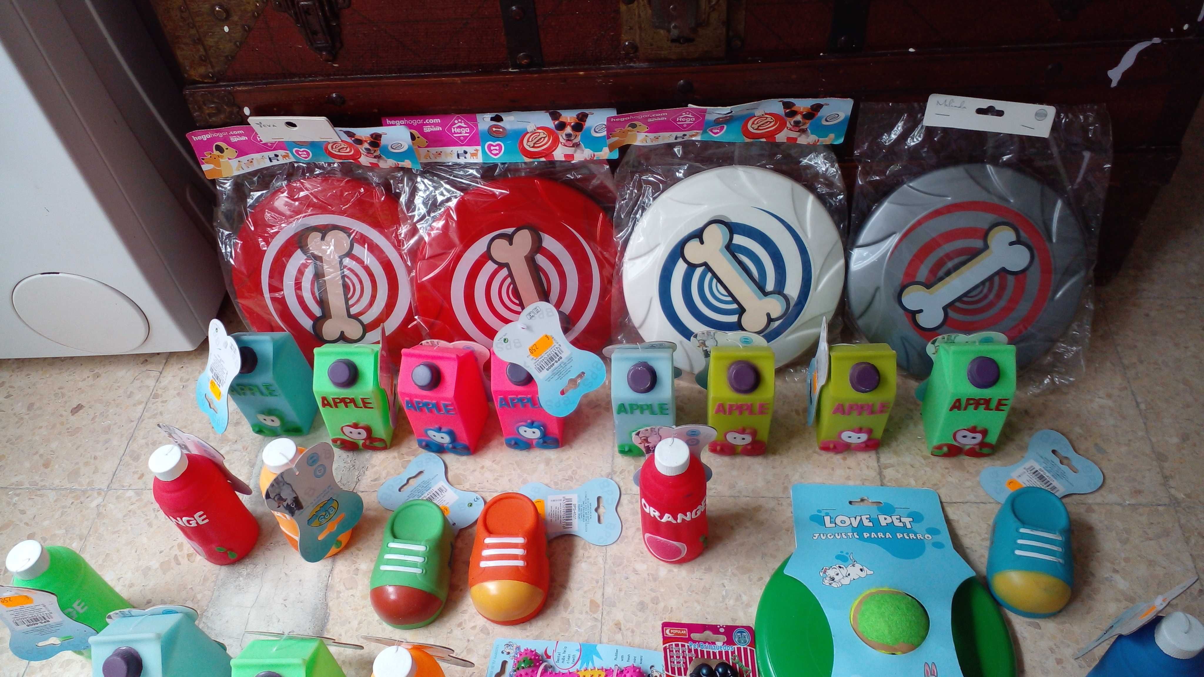 Vendo brinquedos para caes