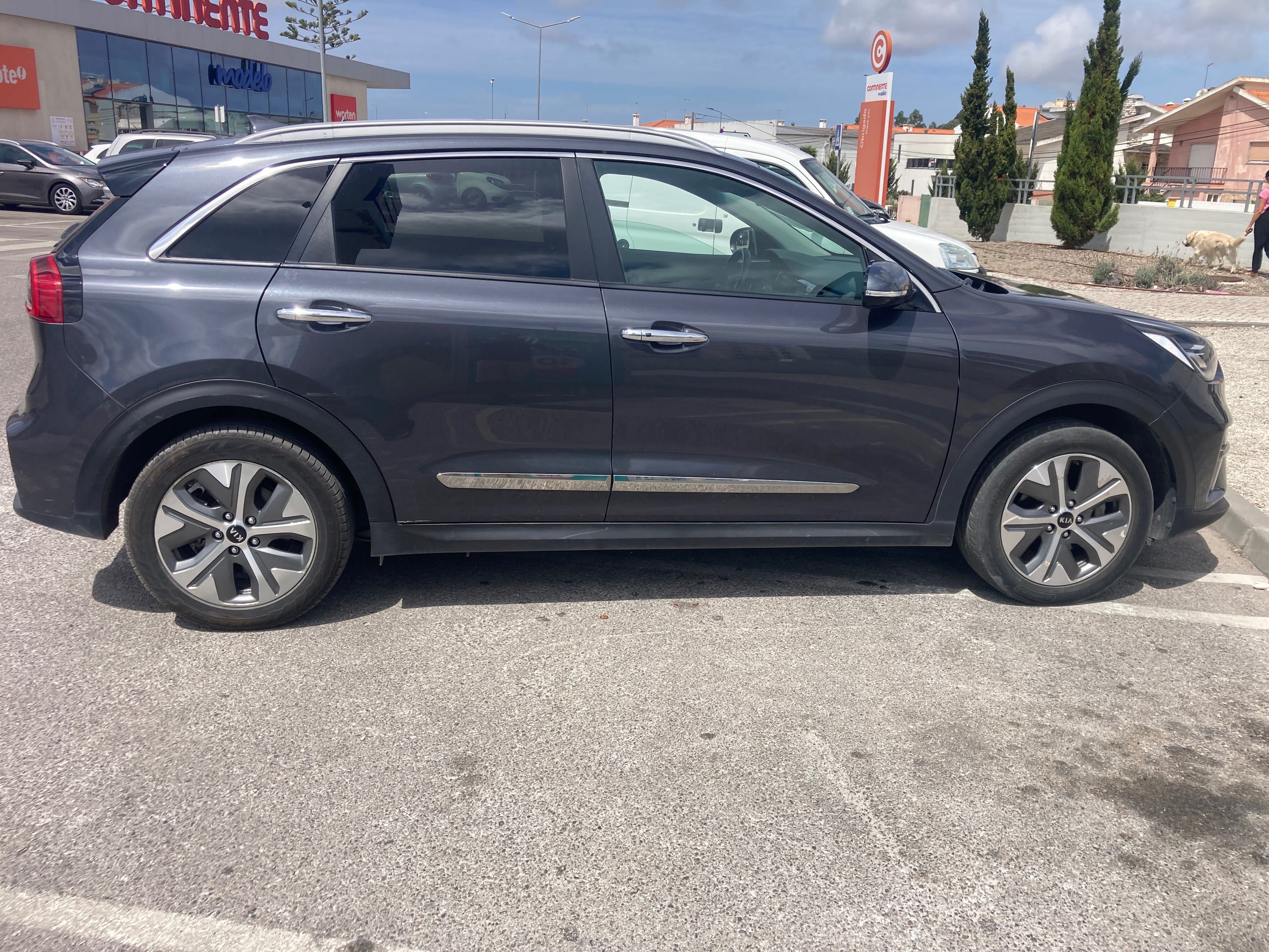 Kia e-niro, 204  64KWh