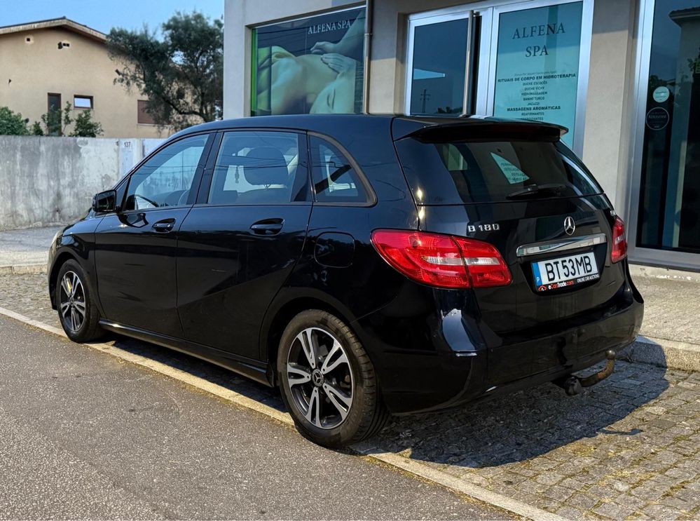 Mercedes B180 110 CV Ano 2013 ( Motor Mercedes )