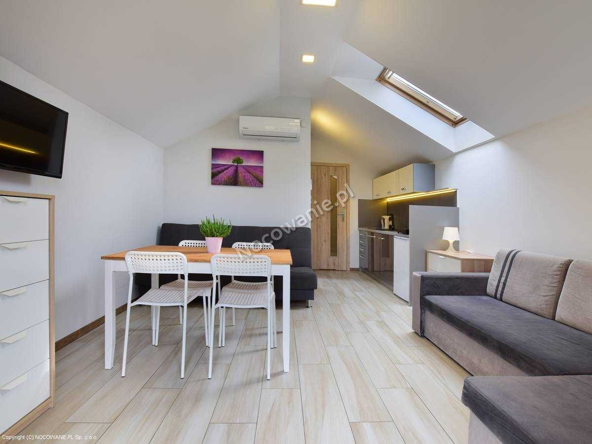 Wrzosowe Wzgórze Chęciny - domki / apartamenty / pokoje z łazienkami