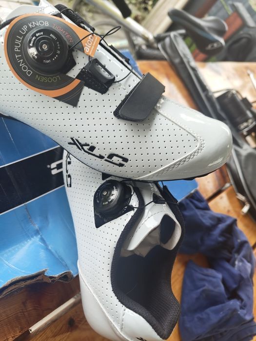 Buty XLC CB-R09 SPD szosowe białe rozmiar 41 długość wkładki 36 nowe