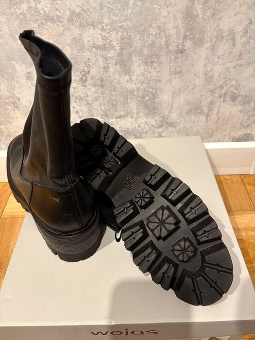 Piękne czarne botki firmy Wojas