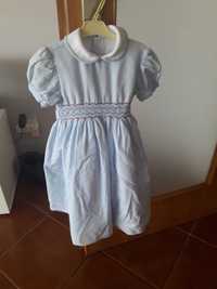 Vestido com favos borbados à  mão