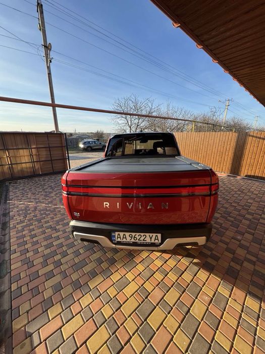 Rivian R1T Large Pack
