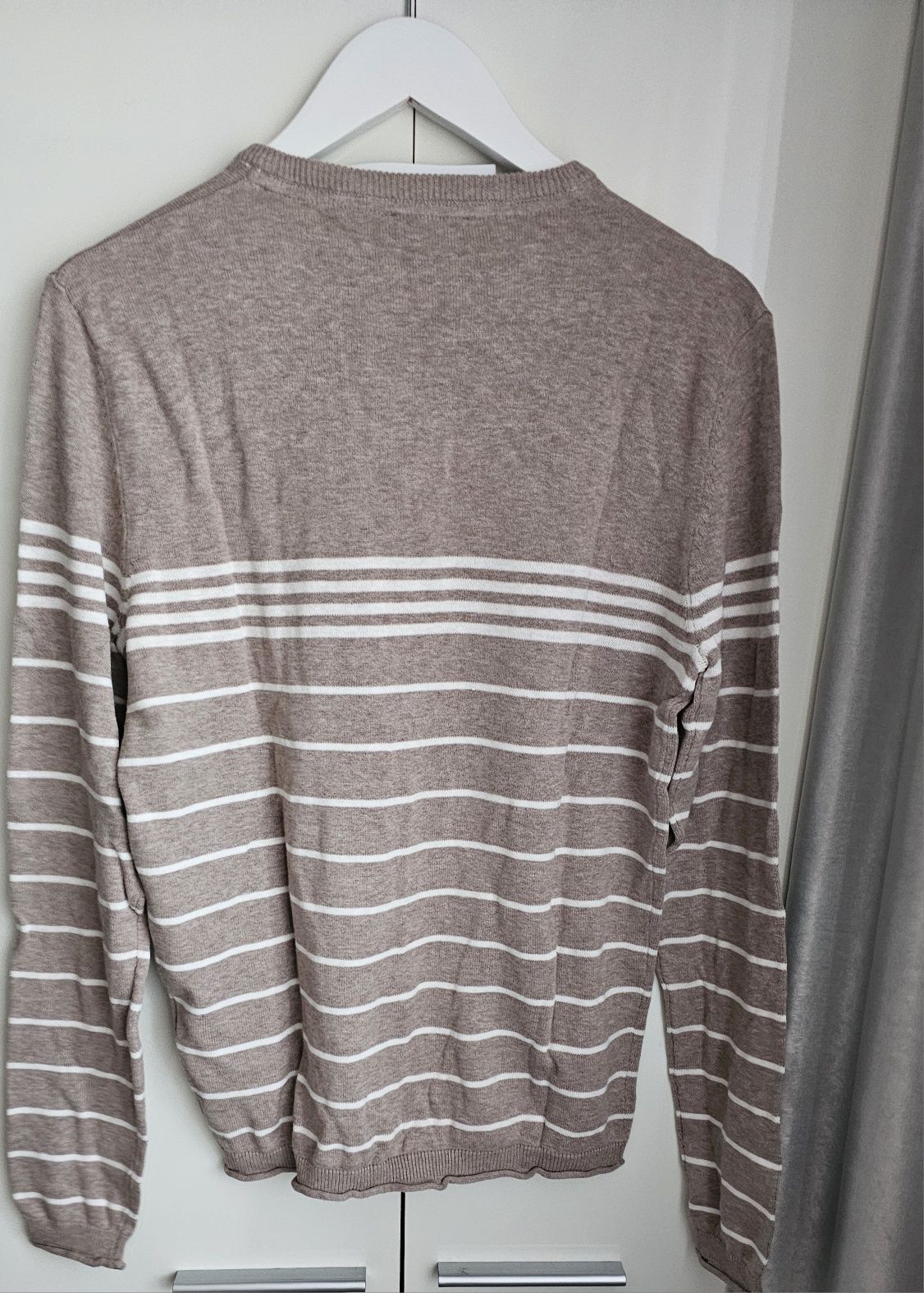 Sweter męski r.S Nowy.