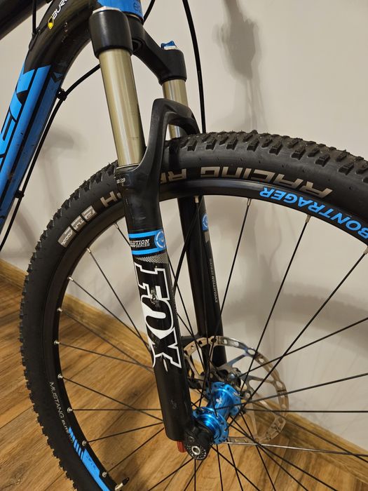 FULL  Trek Superfly 8 29er amor Fox rama 18cali M 2x10 XT