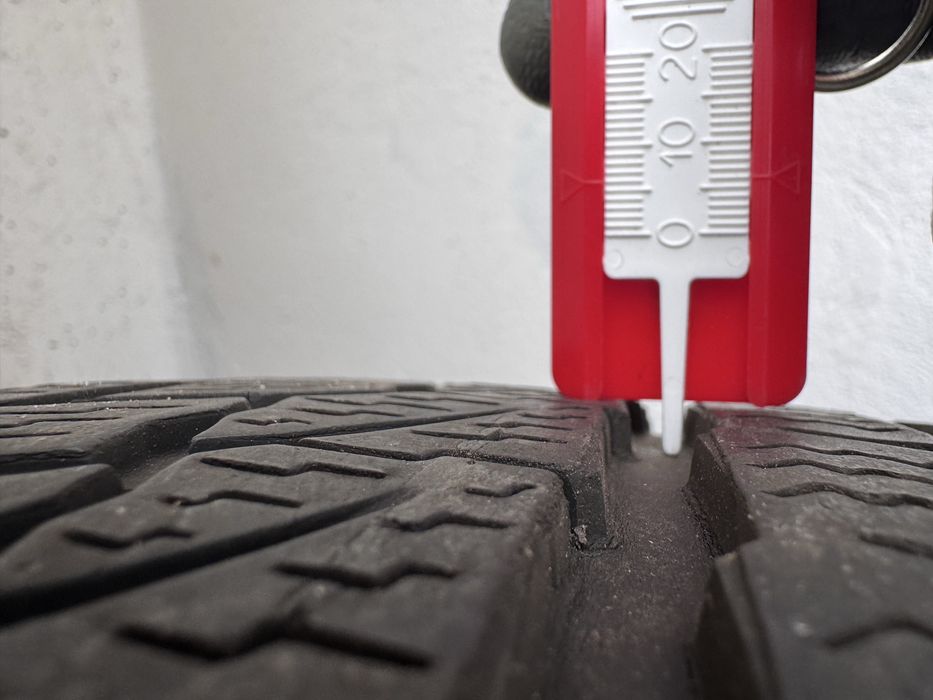 Opony zimowe z felgami Nokian 215/55/R16 , 5x115