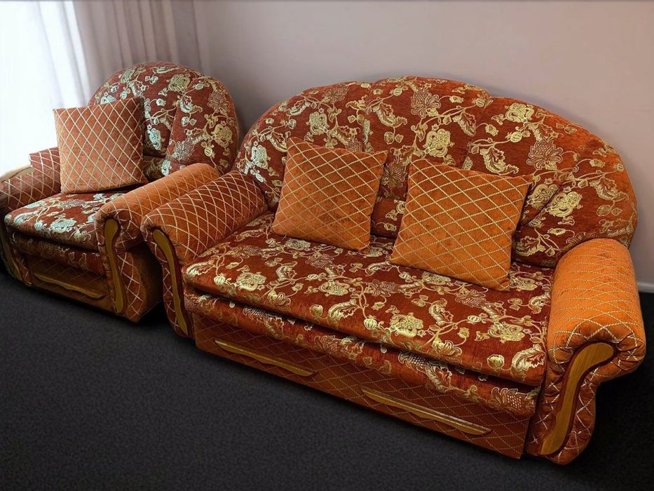 Розкладний диван та два розкладні крісла