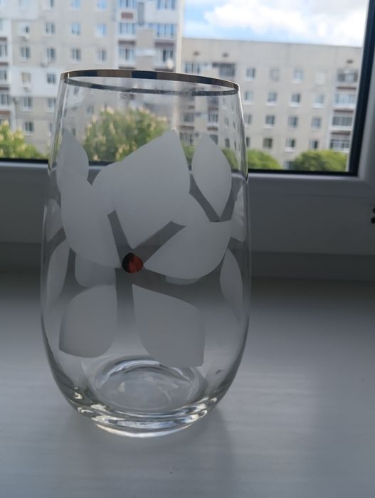 Продам вазу в идеальном состоянии