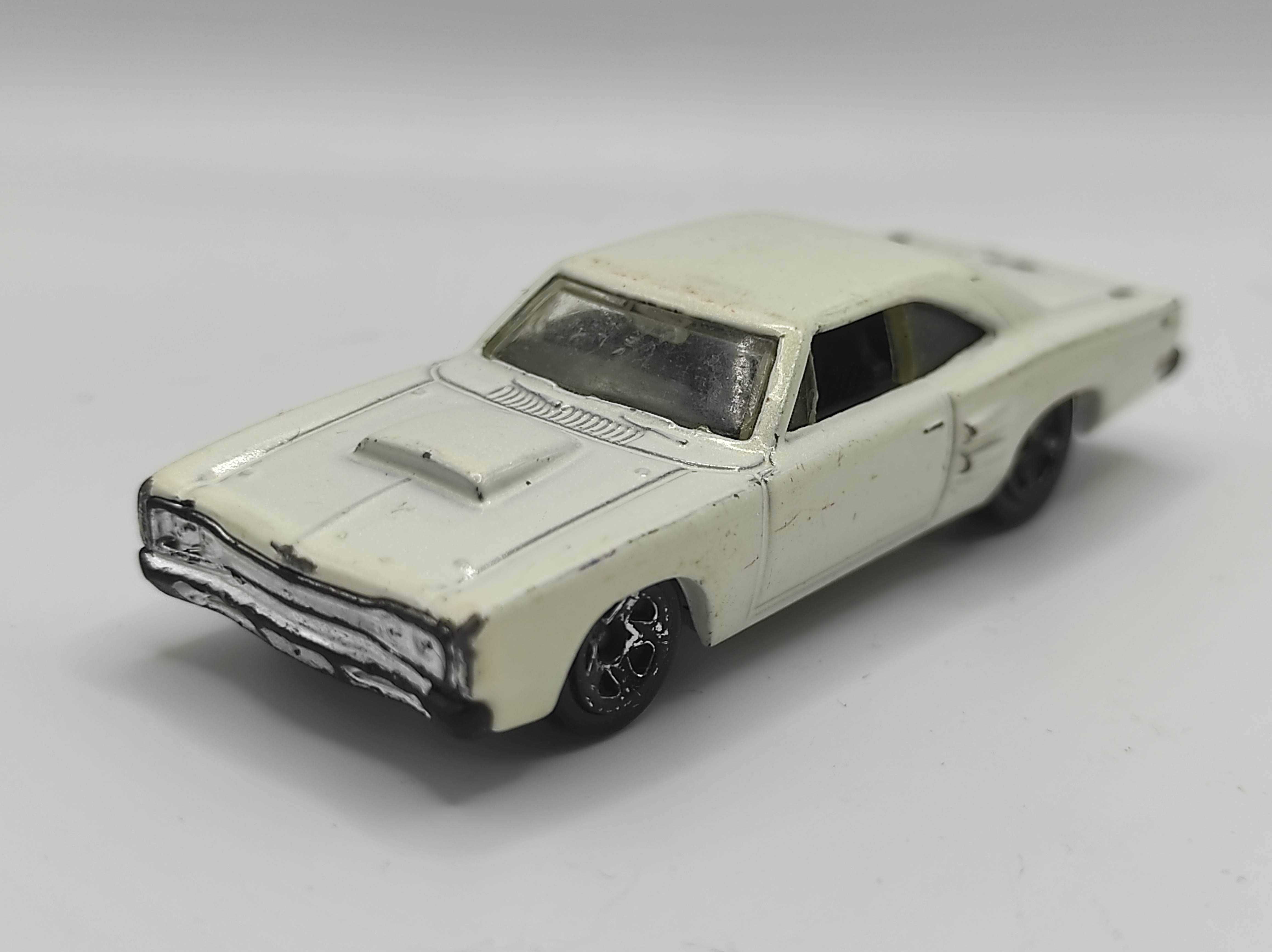 Samochodzik resorak Hot Wheels '69 Dodge Coronet Super Bee #217