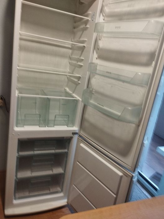 Холодильник Электролюкс