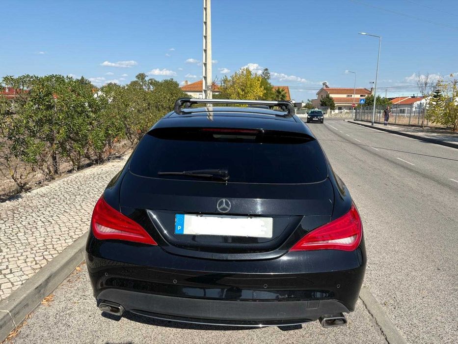 Mercedes-Benz CLA 180 Shooting Brake Urban 2015 – Excelente estado