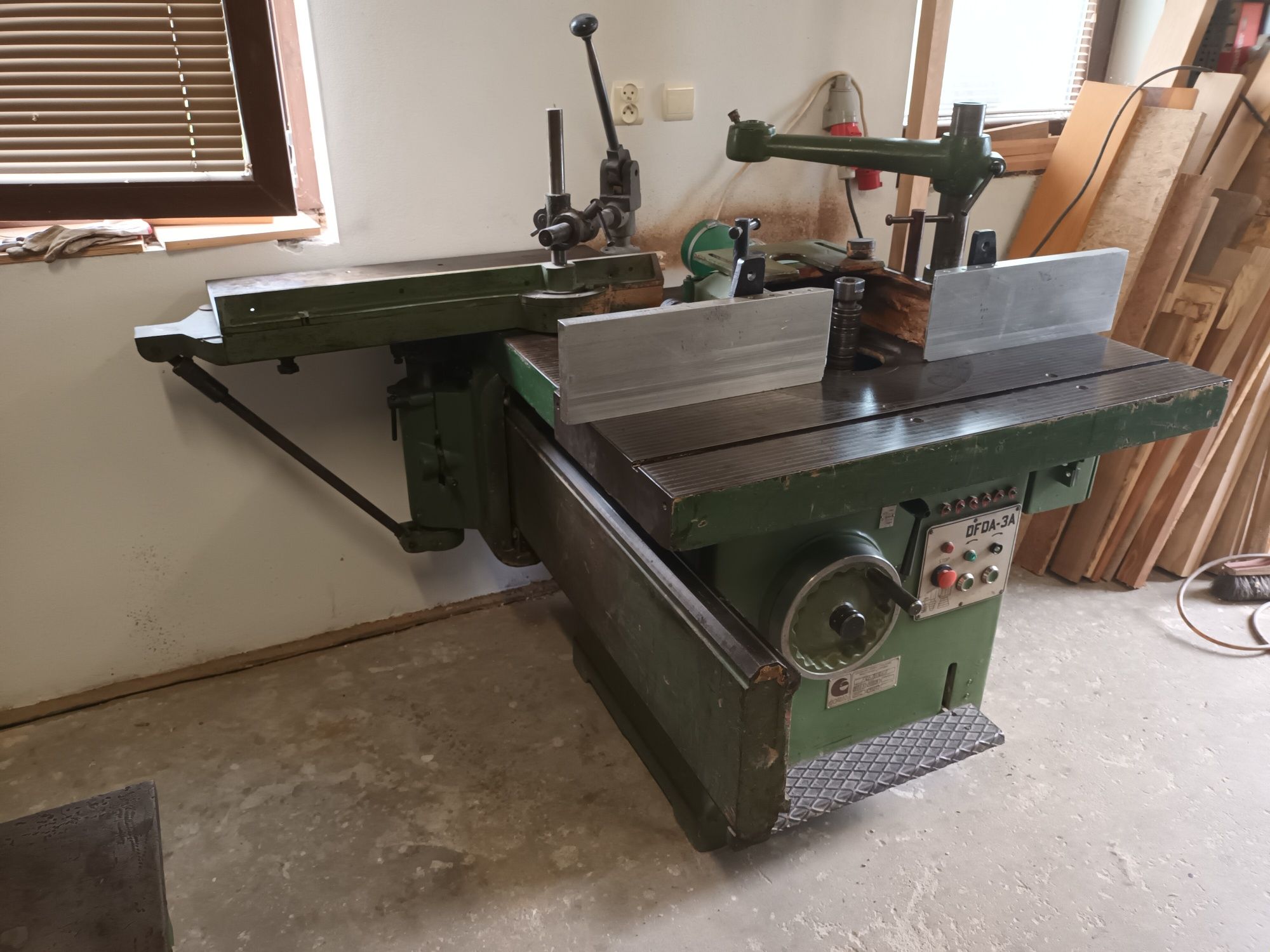 Frezarka Dolnowrzecionowa DFDA-3A