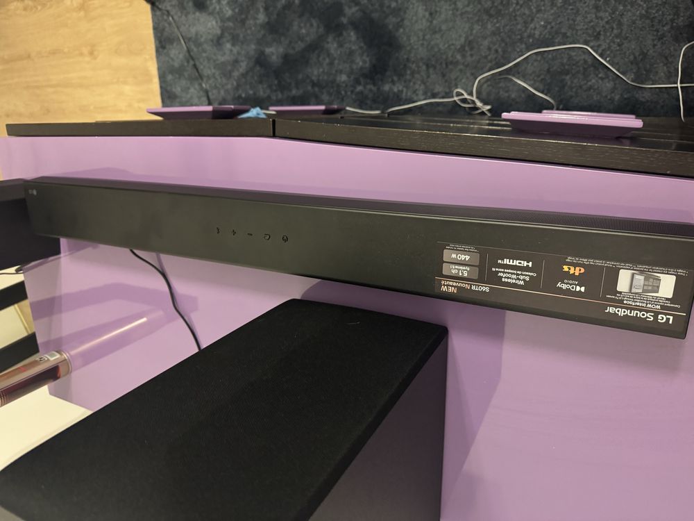 Soundbar LG S60TR 5.1 com Subwoofer e 3 Colunas Traseiras Wireless