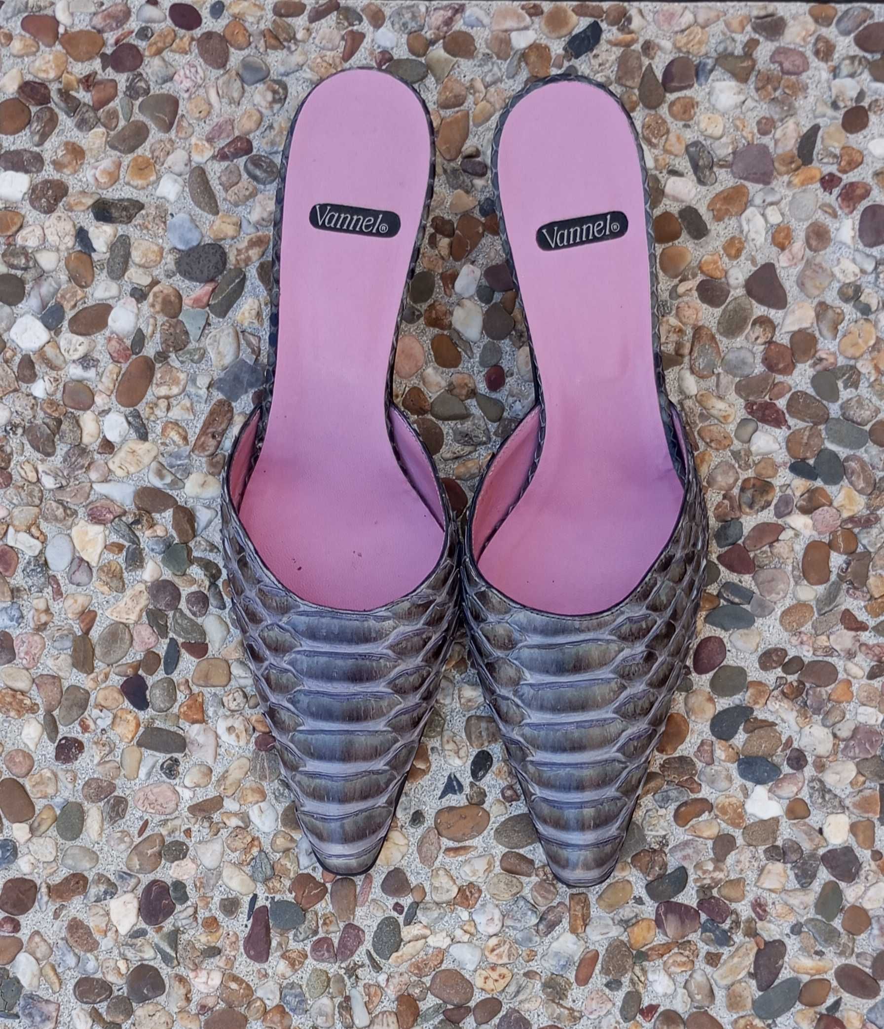 PROMOÇÃO! Elegante sapato chinela em pele lilás