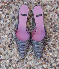 Sapato chinela elegante em pele cor lilás