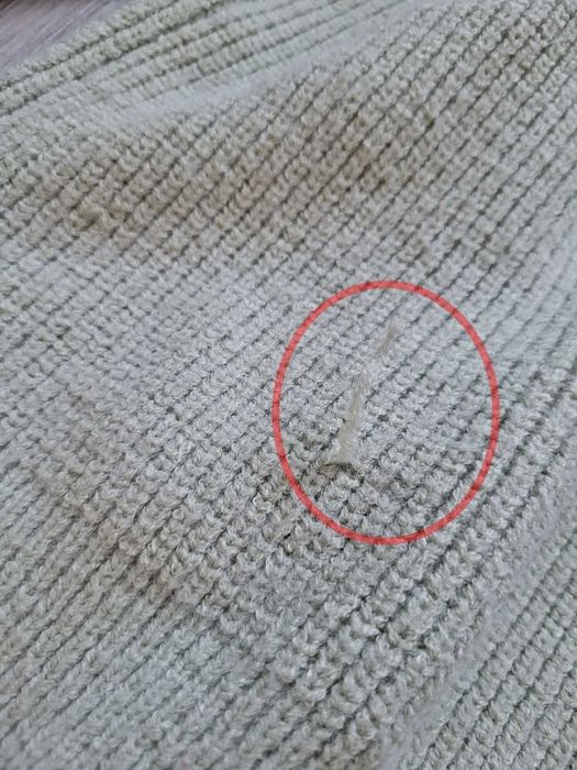 Zielony pistacjowy sweter kardigan z ozdobnymi guzikami jasny narzutka