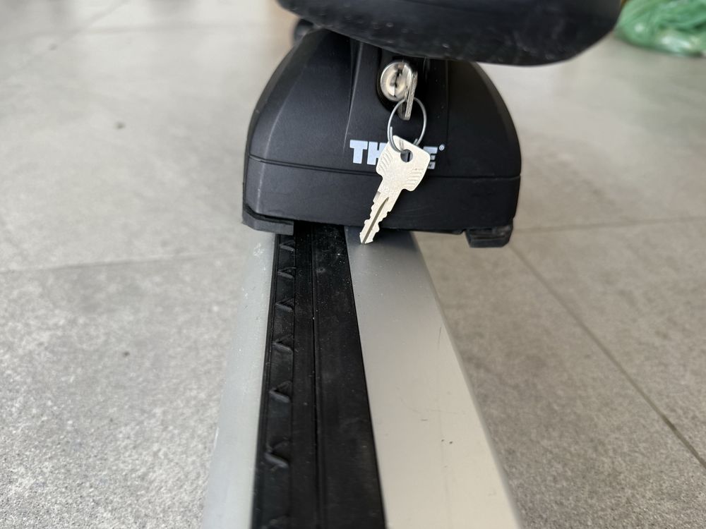Bagaznik dachowy bazowy Thule Passat B8 variant