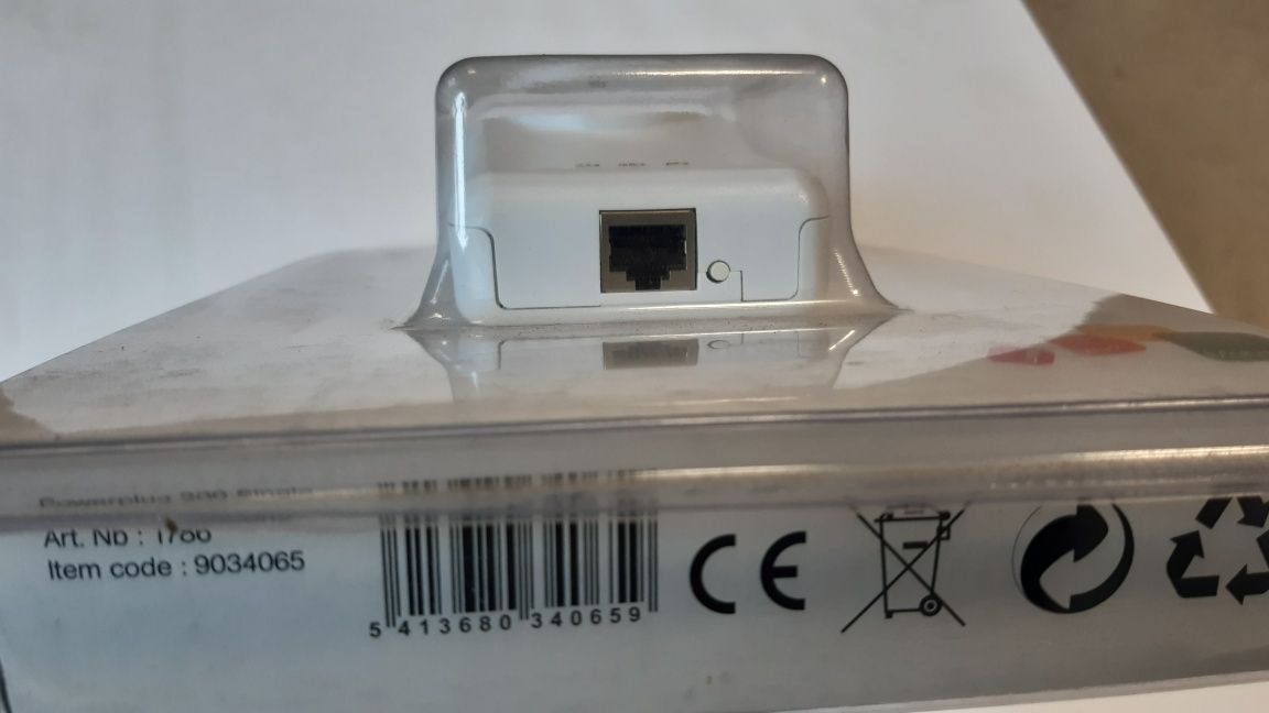 Powerplug 200 Single Adapter Internet z gniazda sieciowego 230 V