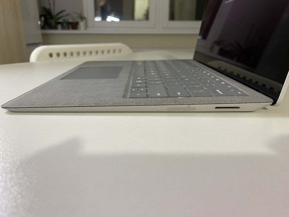 Ноутбук Microsoft Surface Laptop i7 7660U 13.5" 16gb RAM 512 gb SSD