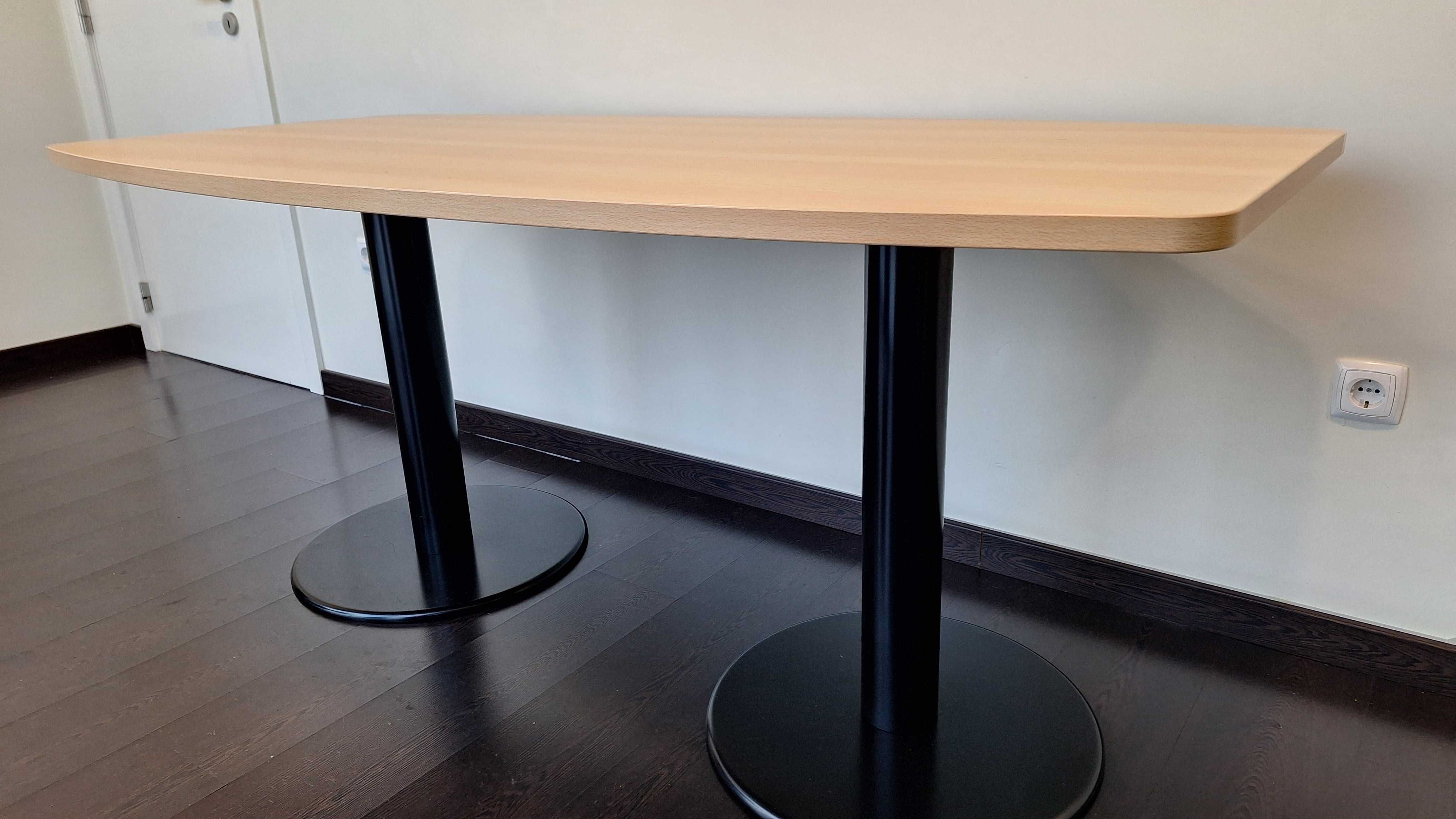 Mesa de escritório praticamente nova