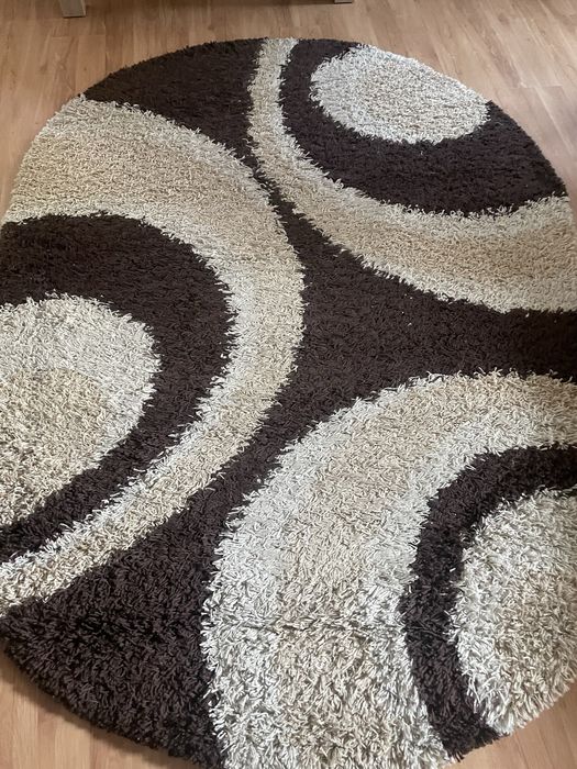 Dywan do pokoju w kolorze brązu i beżu