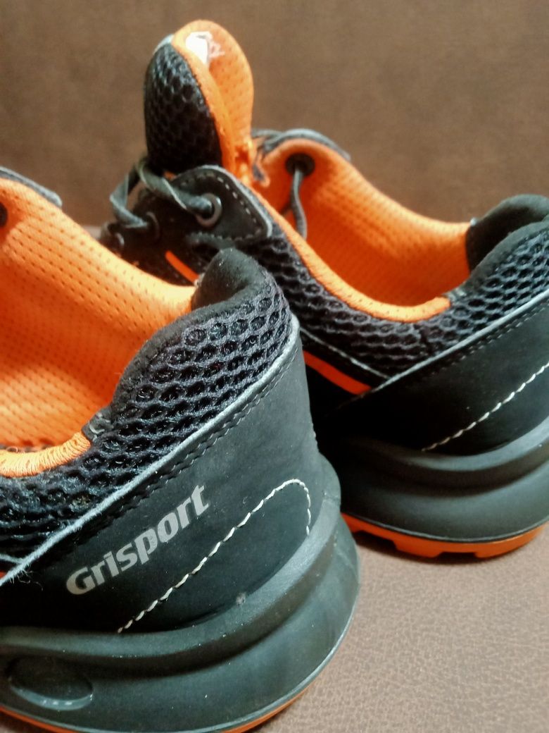 Продам рабочие ботинки Grisport