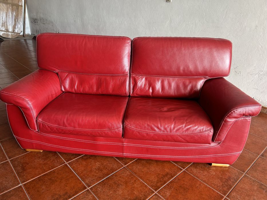Sofa tres lugares pele