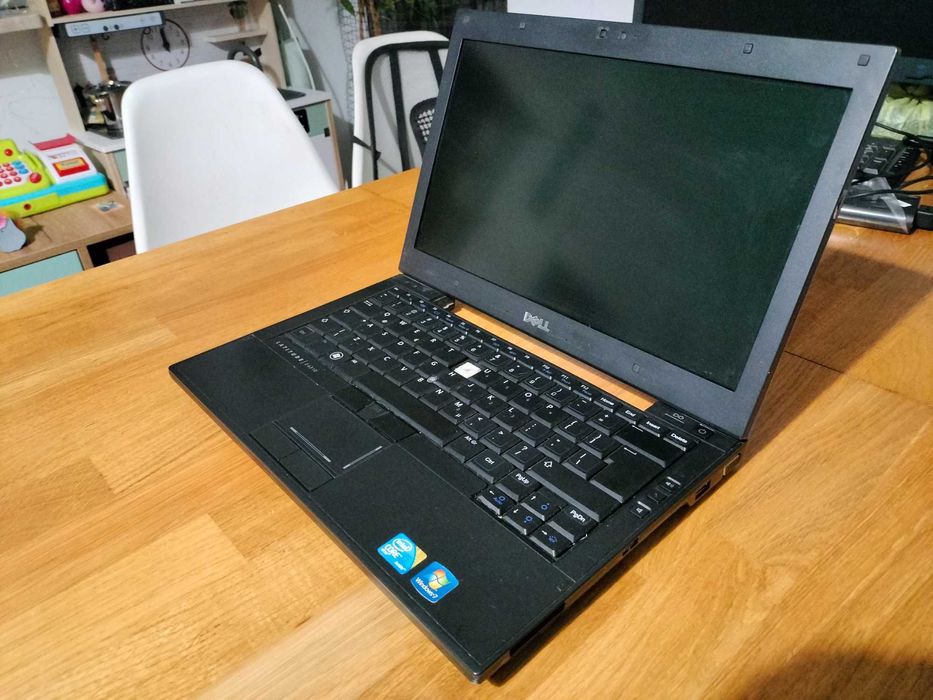 Laptop Dell Latitude E4310 stan jak na zdjęciach przywieziony z niemie