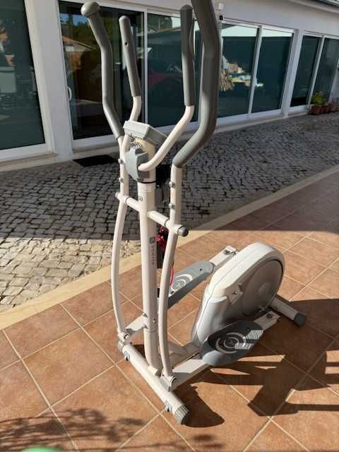 Elíptica Domyos com pouco uso